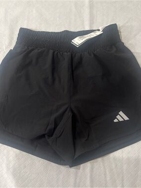 adidas Women’s Black 5" tech pacer